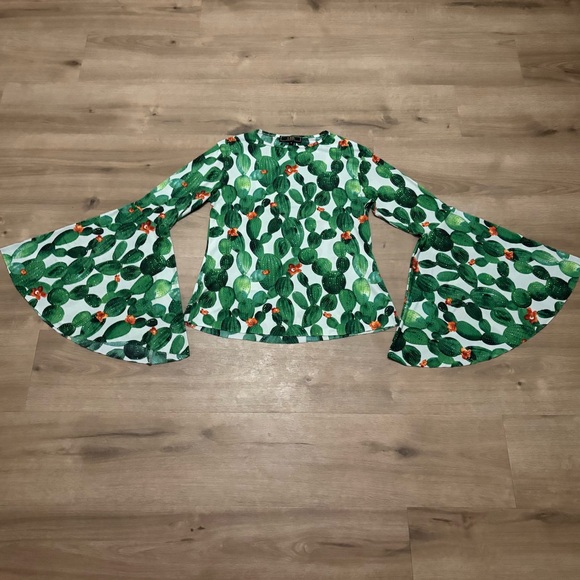 L&B Tops - Woman’s bell-sleeved cactus print blouse, Size small but fits loose